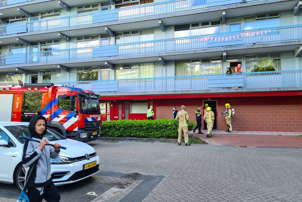 Brandweer doet onderzoek naar vreemde lucht in kelderbox