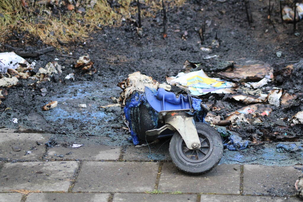 Vuilcontainer verwoest vanwege brand