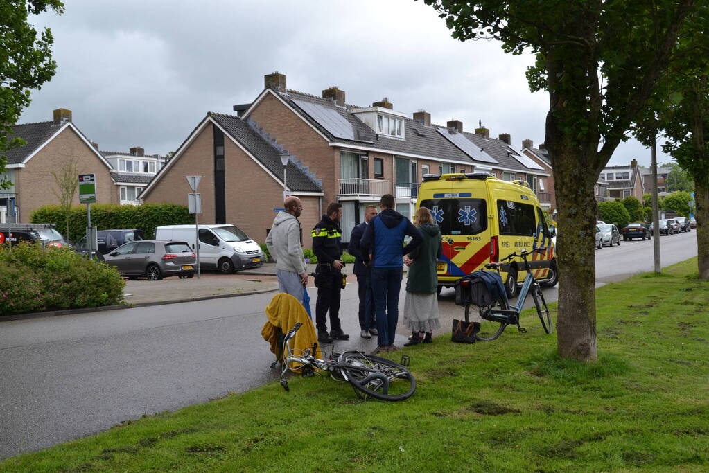 Fietser gewond bij botsing met auto