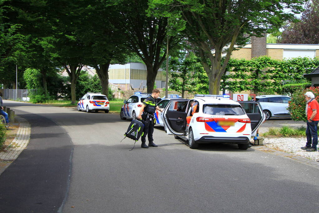 Traumahelikopter landt voor incident bij woning