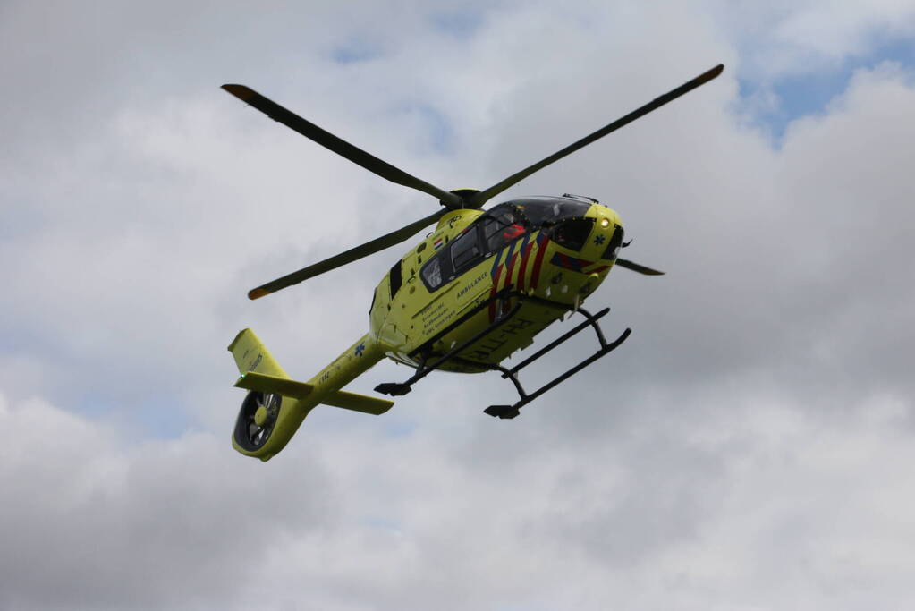 Traumahelikopter landt voor moeder en pasgeboren kind