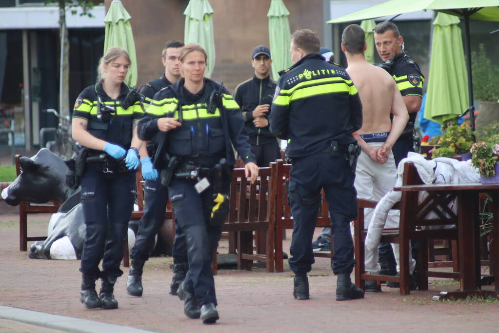 Man gewond geraakt bij steekpartij voor Hotel Wienerhof