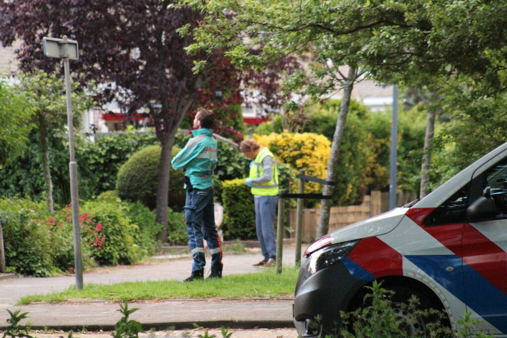 Vrouw met verward gedrag dreigt van dak te springen