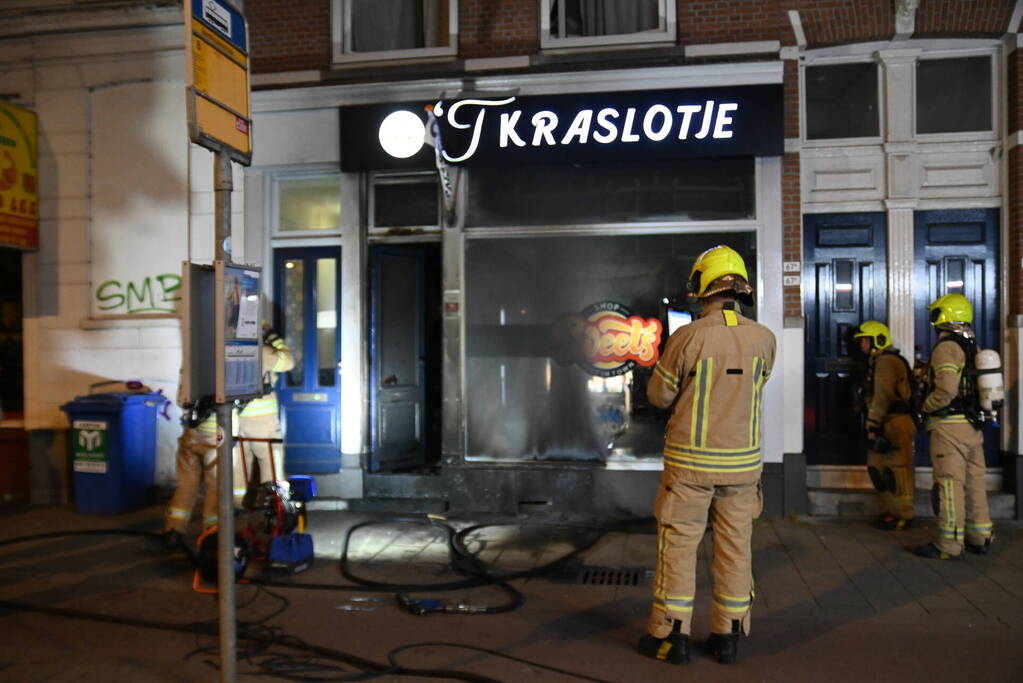 Woningen ontruimd door brandstichting bij winkel 't Kraslotje