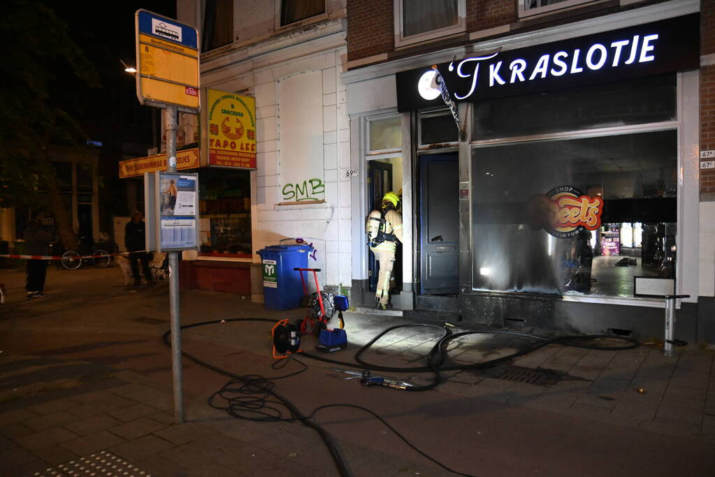 Woningen ontruimd door brandstichting bij winkel 't Kraslotje