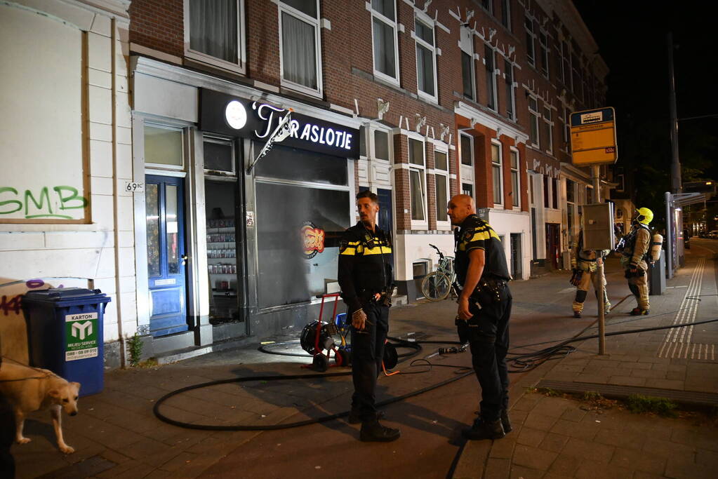 Woningen ontruimd door brandstichting bij winkel 't Kraslotje