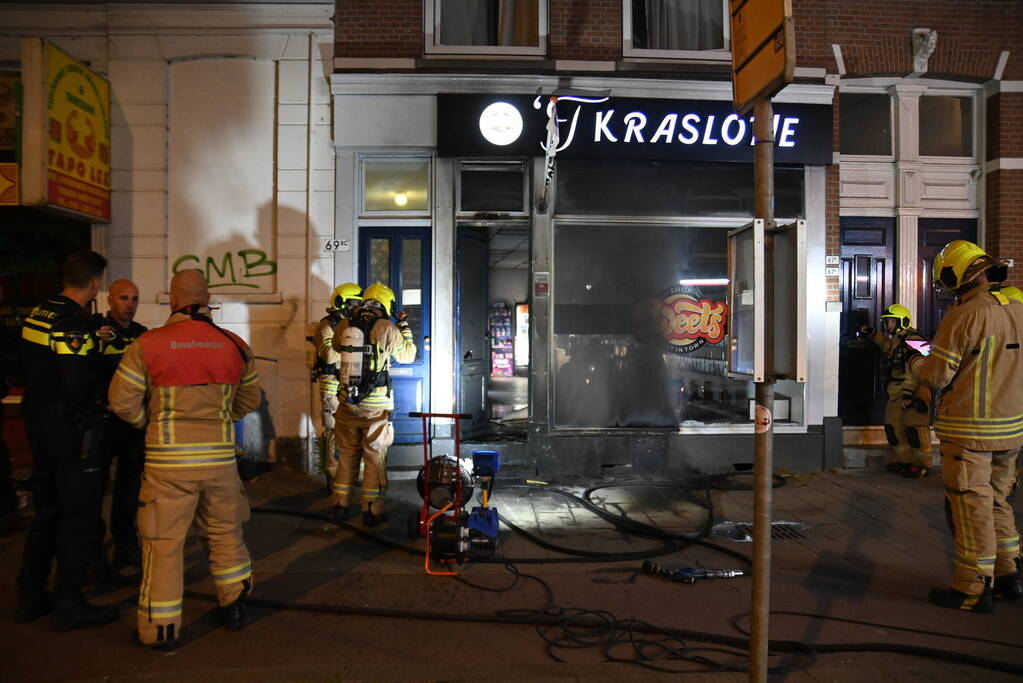 Woningen ontruimd door brandstichting bij winkel 't Kraslotje