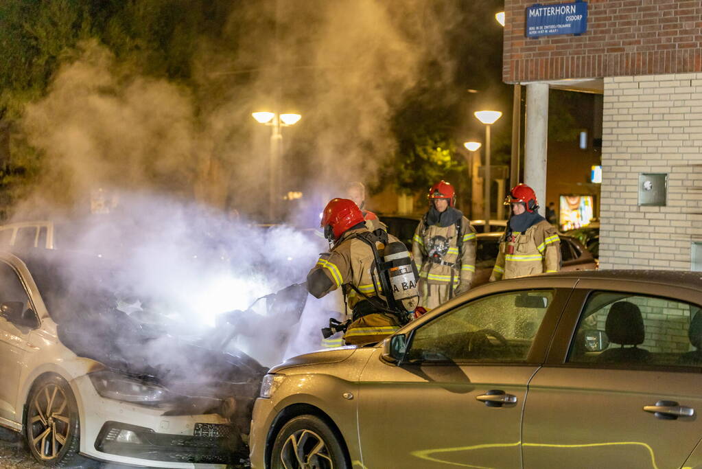 Auto brandt volledig uit na brandstichting