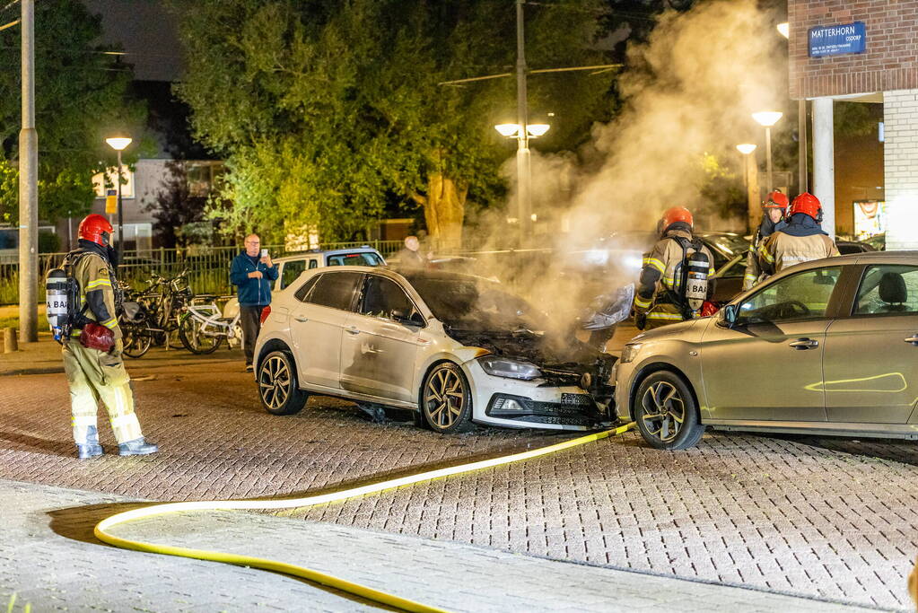 Auto brandt volledig uit na brandstichting