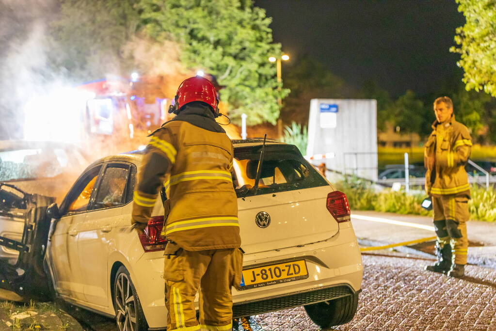Auto brandt volledig uit na brandstichting