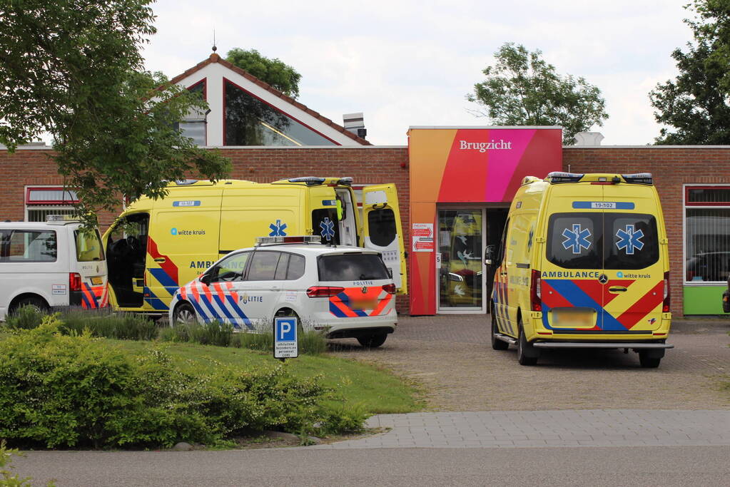 Traumahelikopter met trauma arts landt voor incident bij Brugzicht