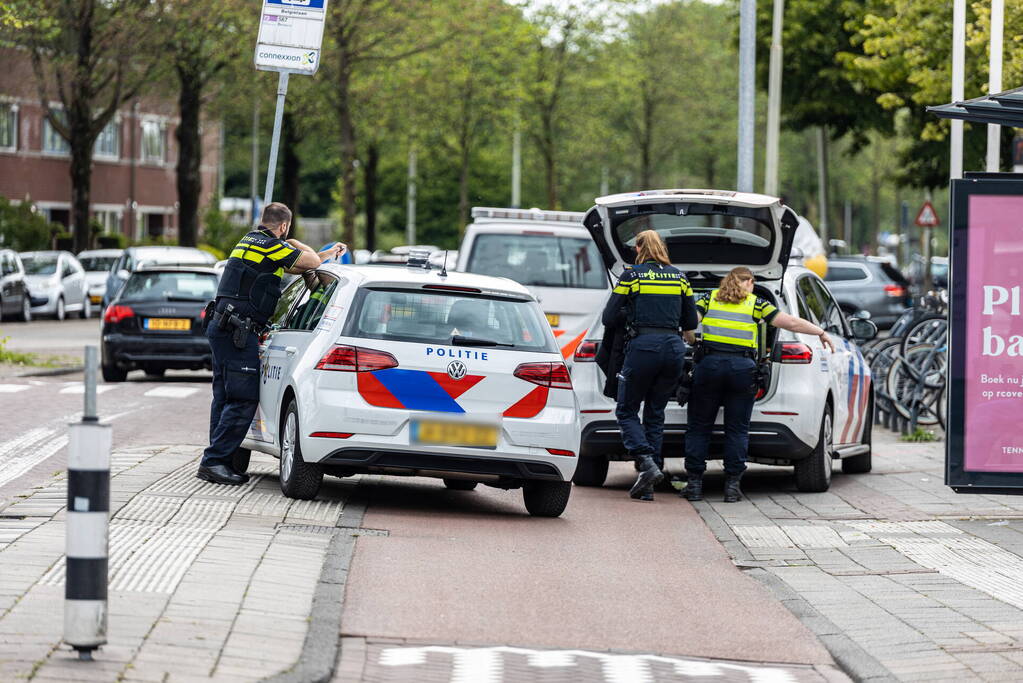 Drie personen aangehouden door agenten in kogelwerende vesten