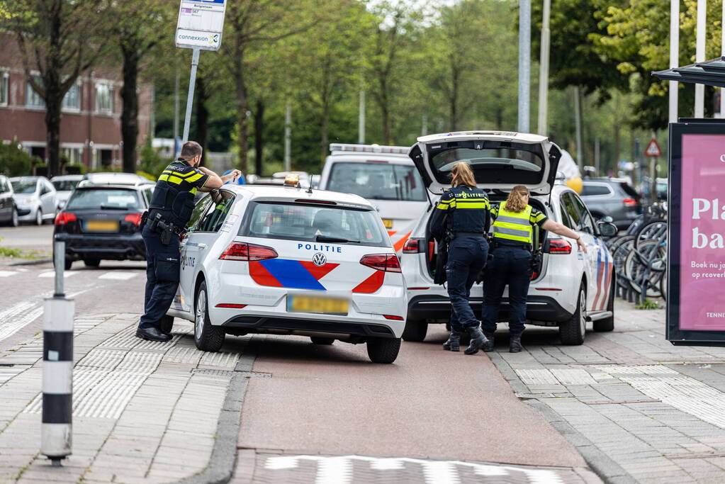 Drie personen aangehouden door agenten in kogelwerende vesten