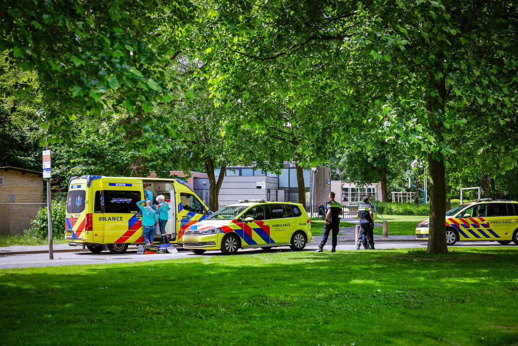 Traumahelikopter landt voor incident met kind in brandgang