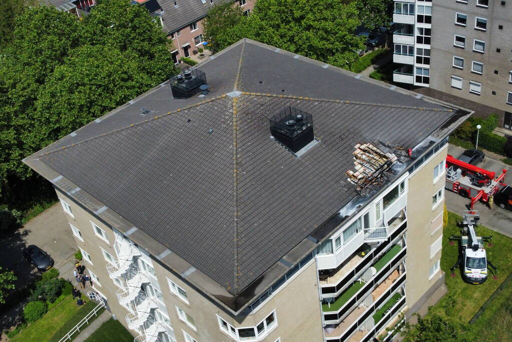 Dakdekker veroorzaakt brand bij werkzaamheden