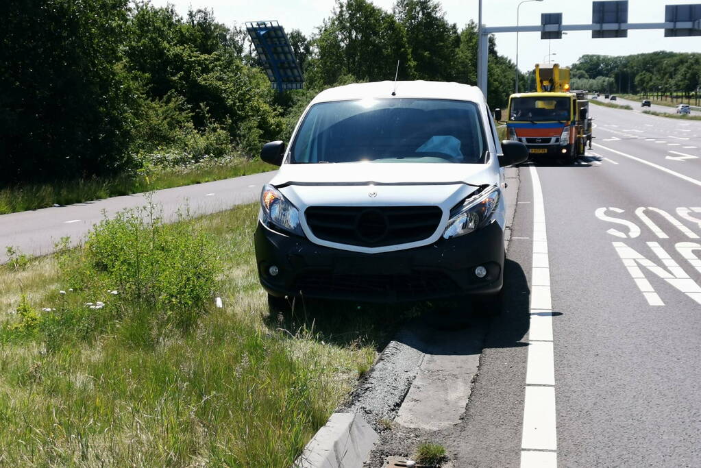 Twee voertuigen betrokken bij kop-staart aanrijding