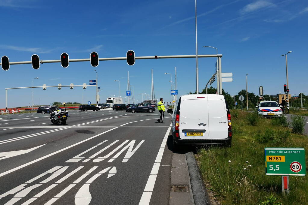 Twee voertuigen betrokken bij kop-staart aanrijding