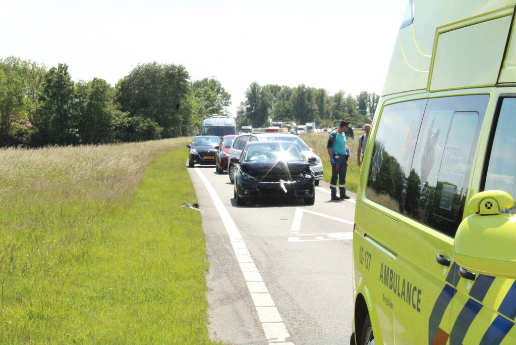 Meerdere voertuigen betrokken bij aanrijding