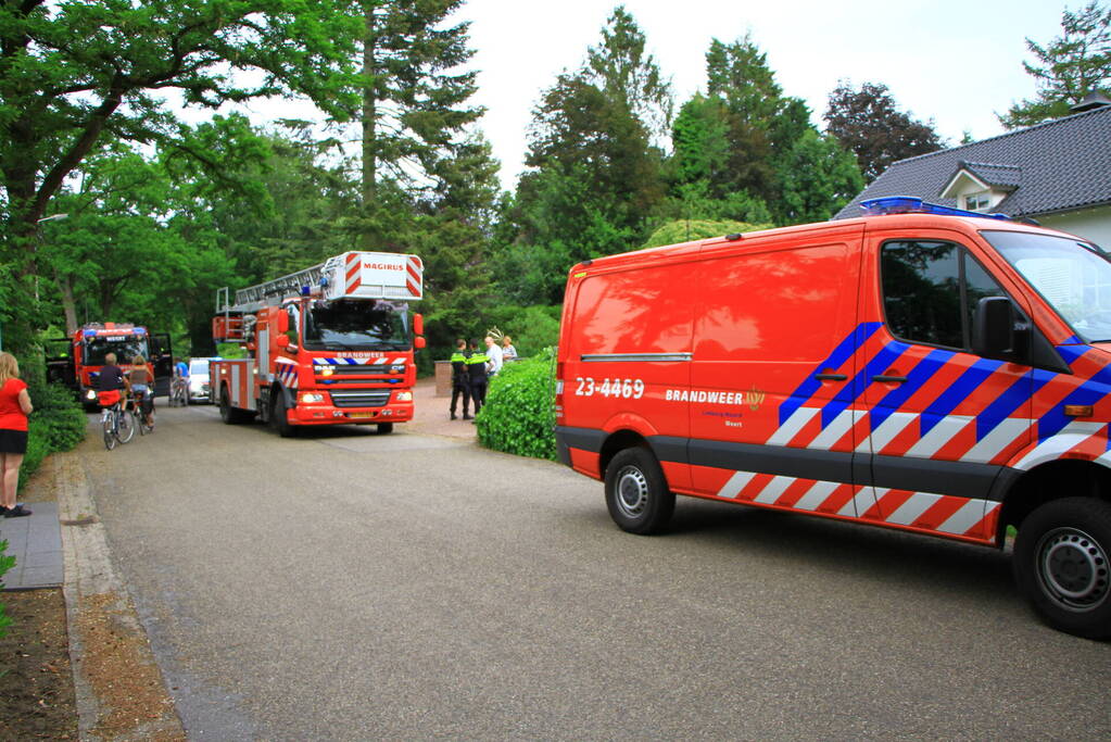Lichte rookontwikkeling bij brand in woning