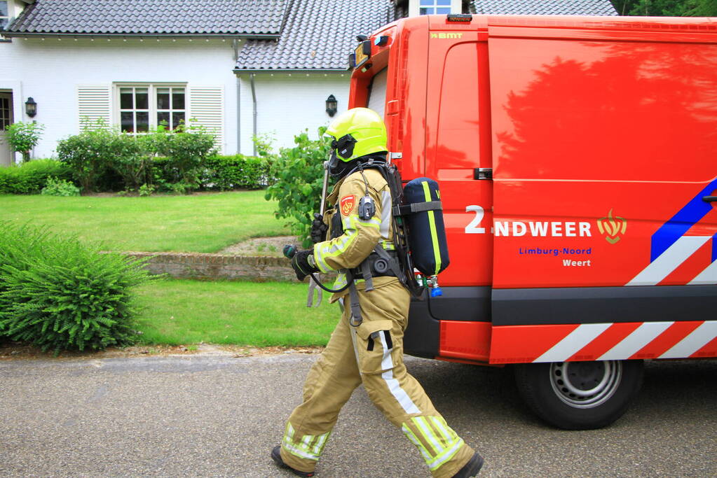 Lichte rookontwikkeling bij brand in woning