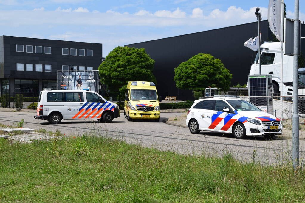 Flinke schade na botsing tussen twee auto's
