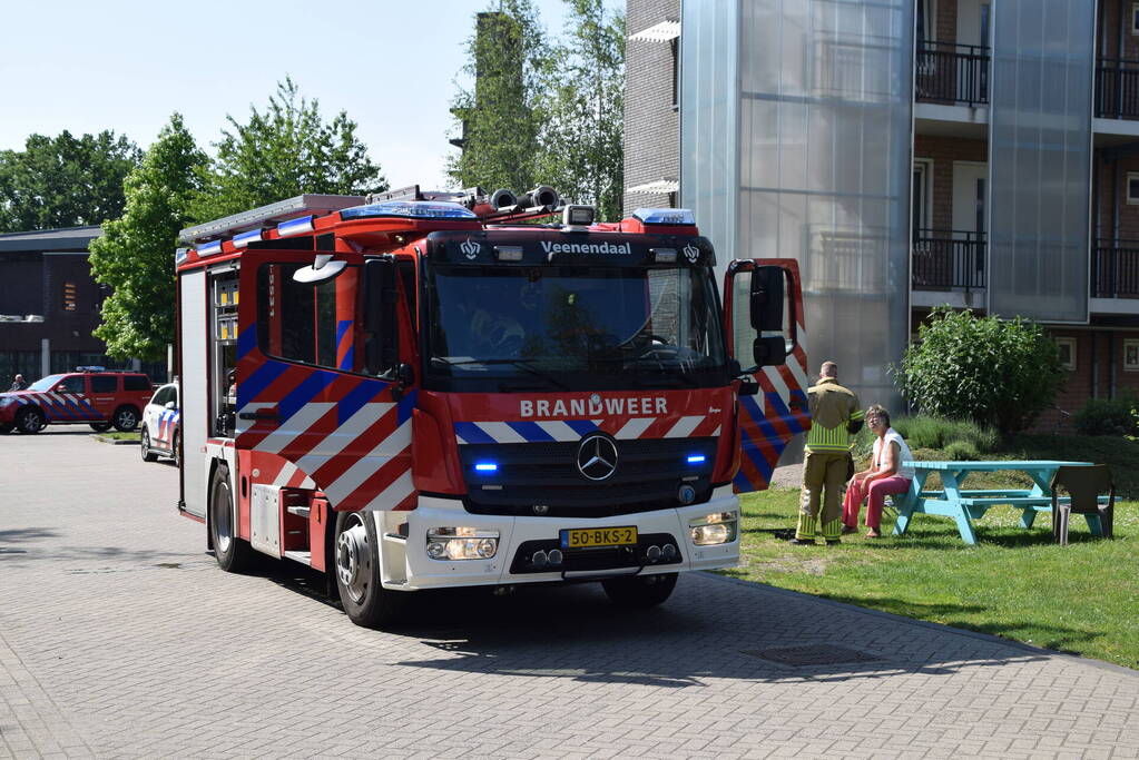 Persoon raakt gewond aan handen bij keukenbrand