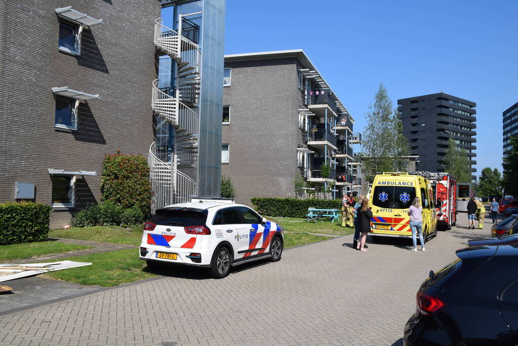 Persoon raakt gewond aan handen bij keukenbrand