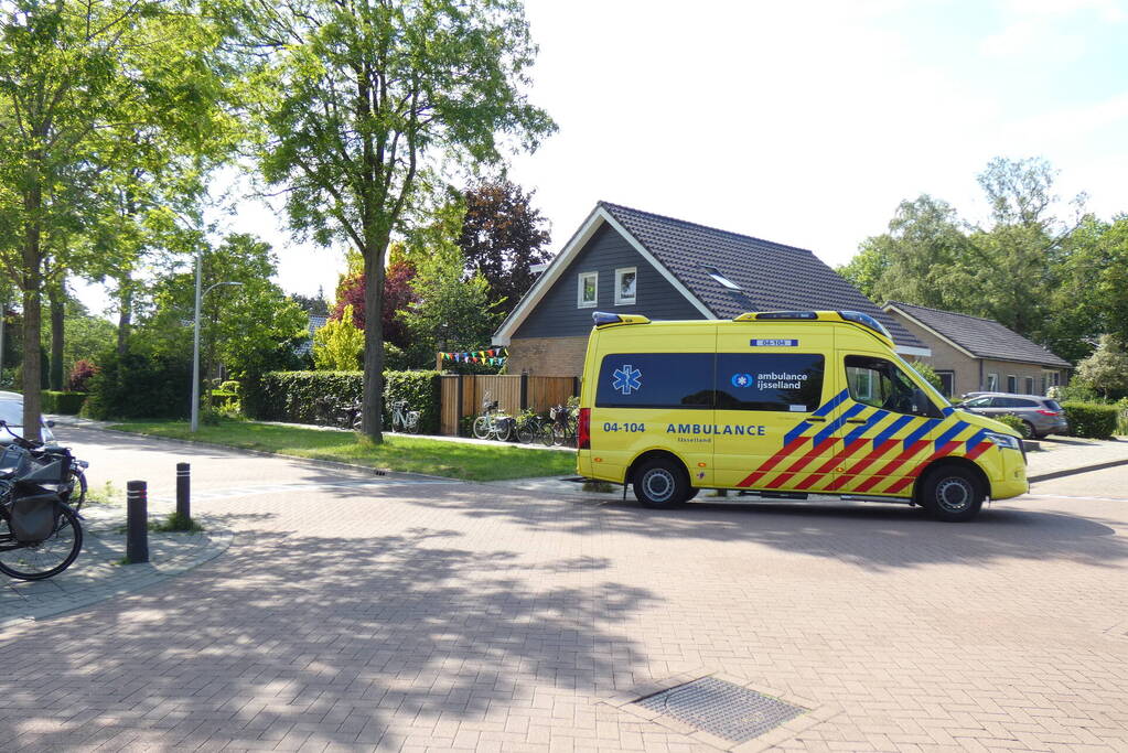 Fietsers botsen op kruising