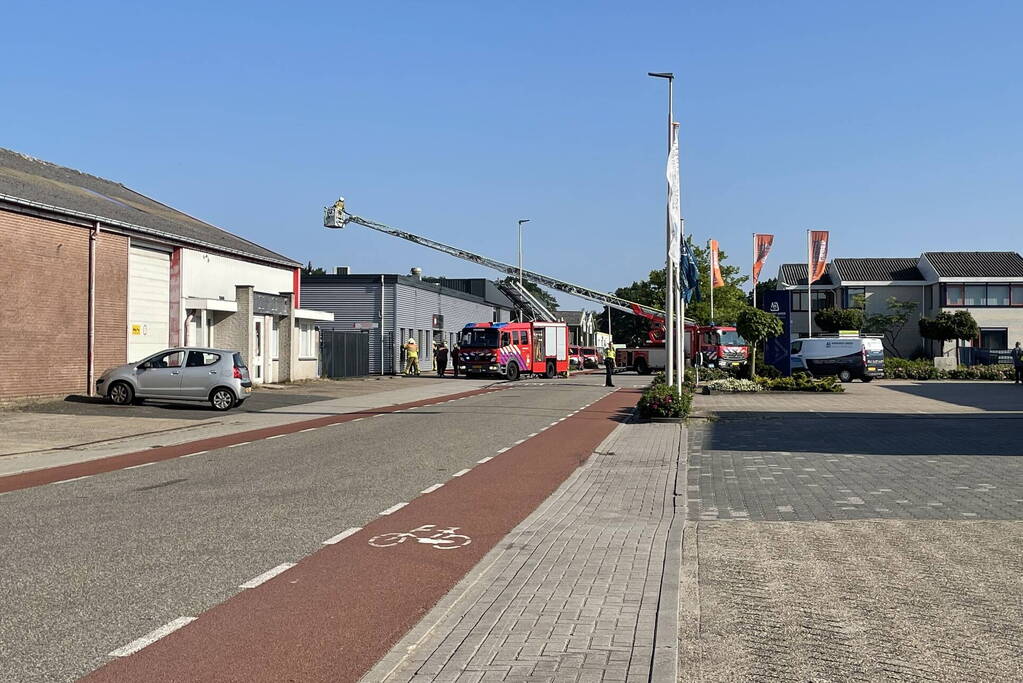 Brand in bedrijfspand metaalverwerker snel onder controle