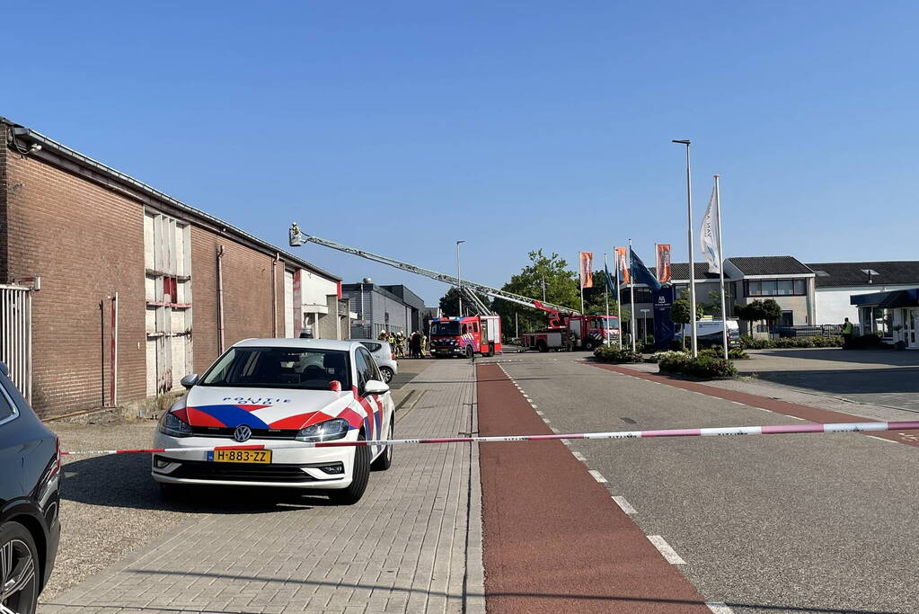 Brand in bedrijfspand metaalverwerker snel onder controle