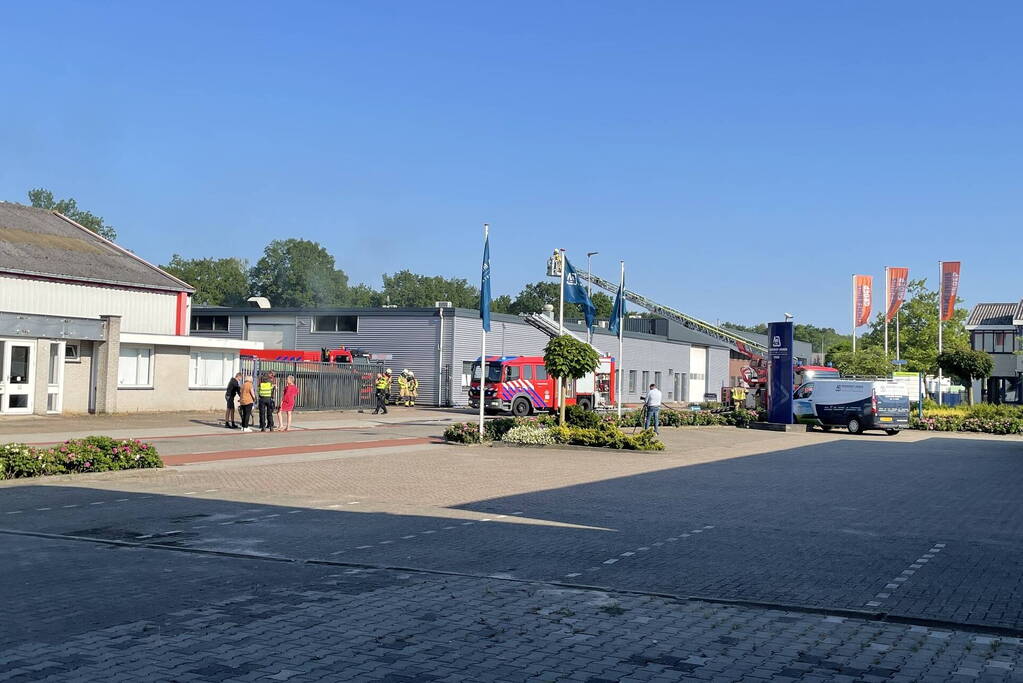 Brand in bedrijfspand metaalverwerker snel onder controle