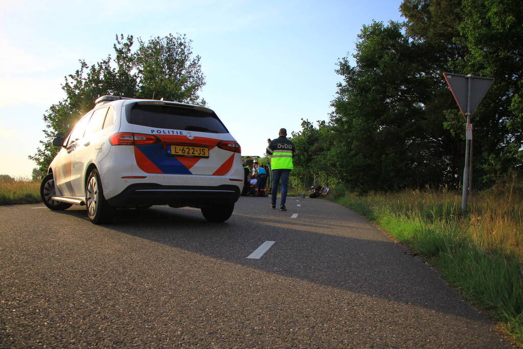 Traumahelikopter landt voor ongeval