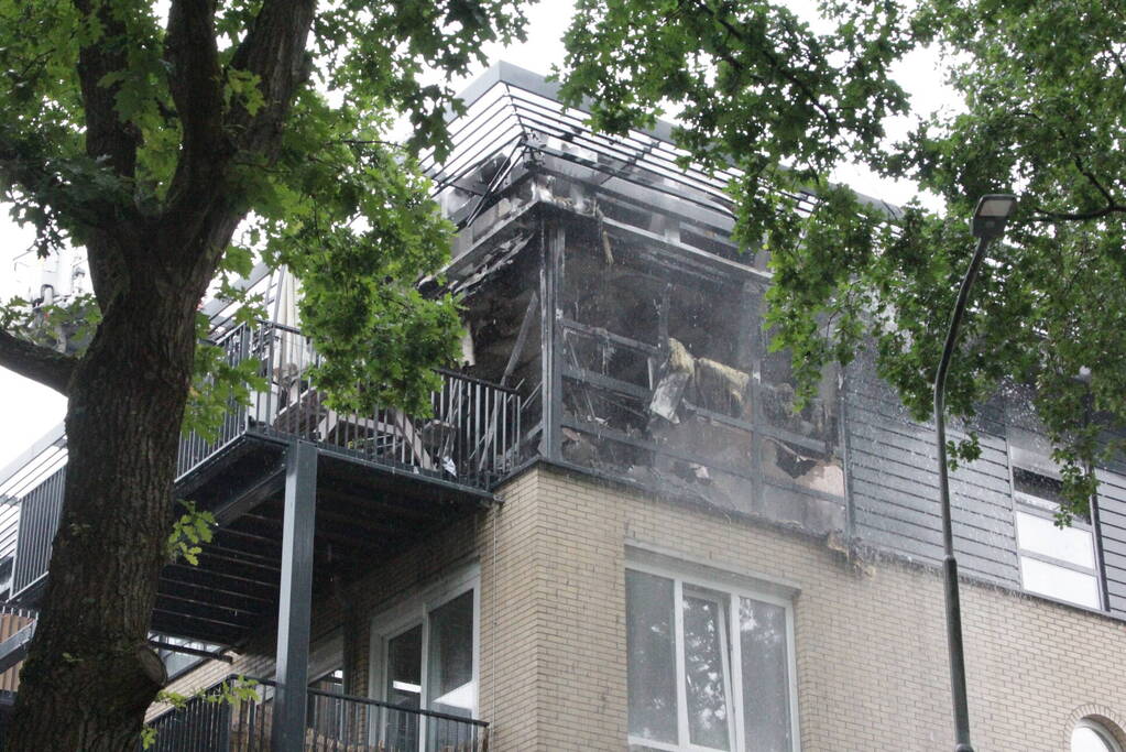 Enorme schade na brand in flatwoning