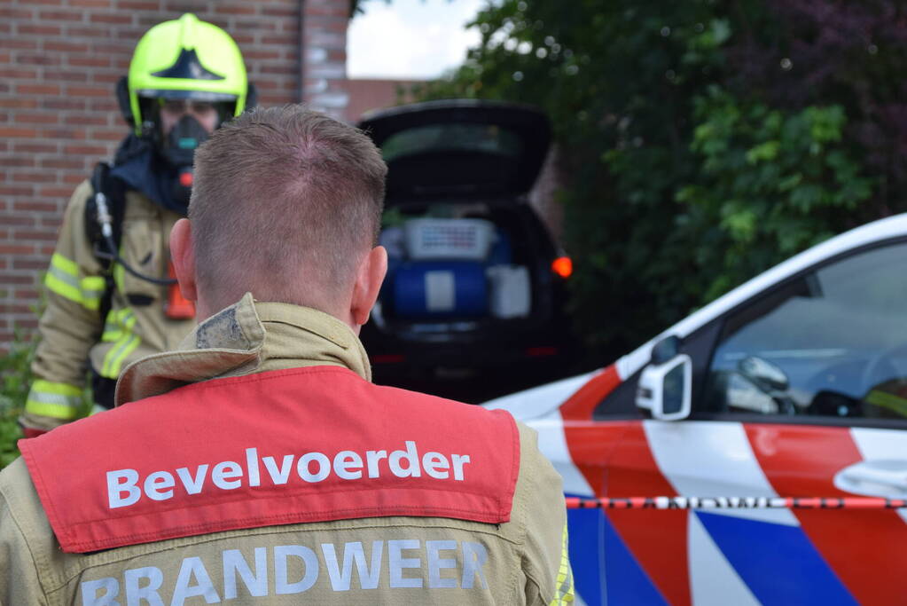Onderzoek naar aantreffen vaten in geparkeerde auto