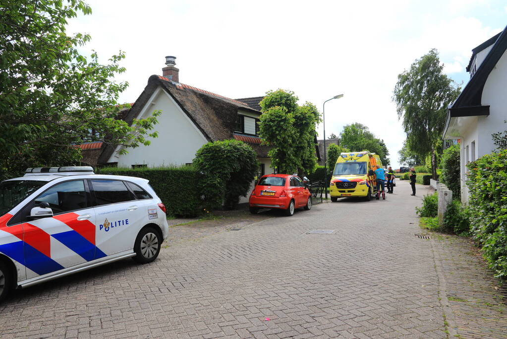 Man zwaargewond geraakt in woning