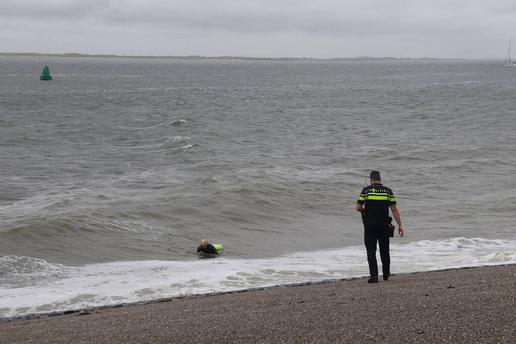 Hulpdiensten groots ingezet voor zwemmer
