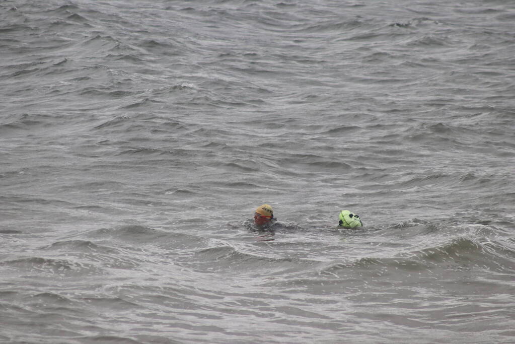 Hulpdiensten groots ingezet voor zwemmer