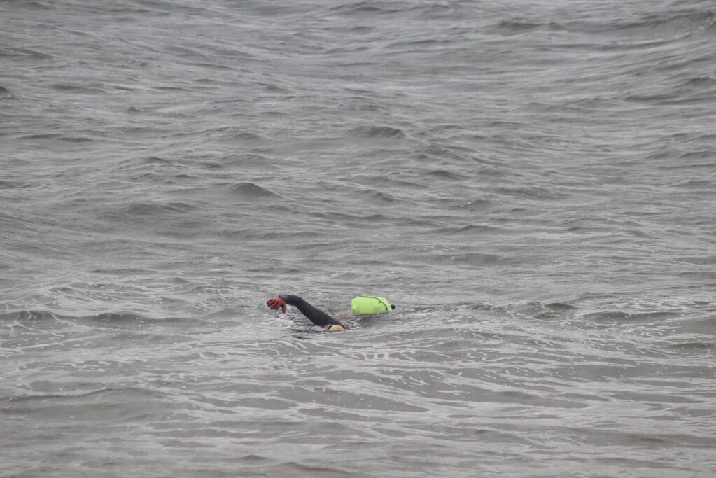 Hulpdiensten groots ingezet voor zwemmer