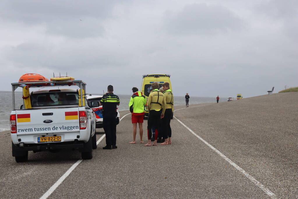 Hulpdiensten groots ingezet voor zwemmer