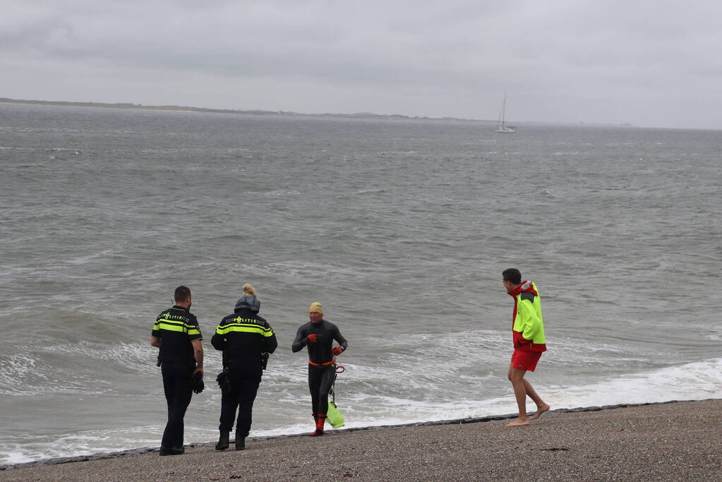 Hulpdiensten groots ingezet voor zwemmer