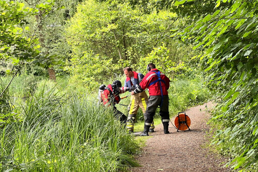 Zoekactie naar persoon in water bij Kasteel Erenstein