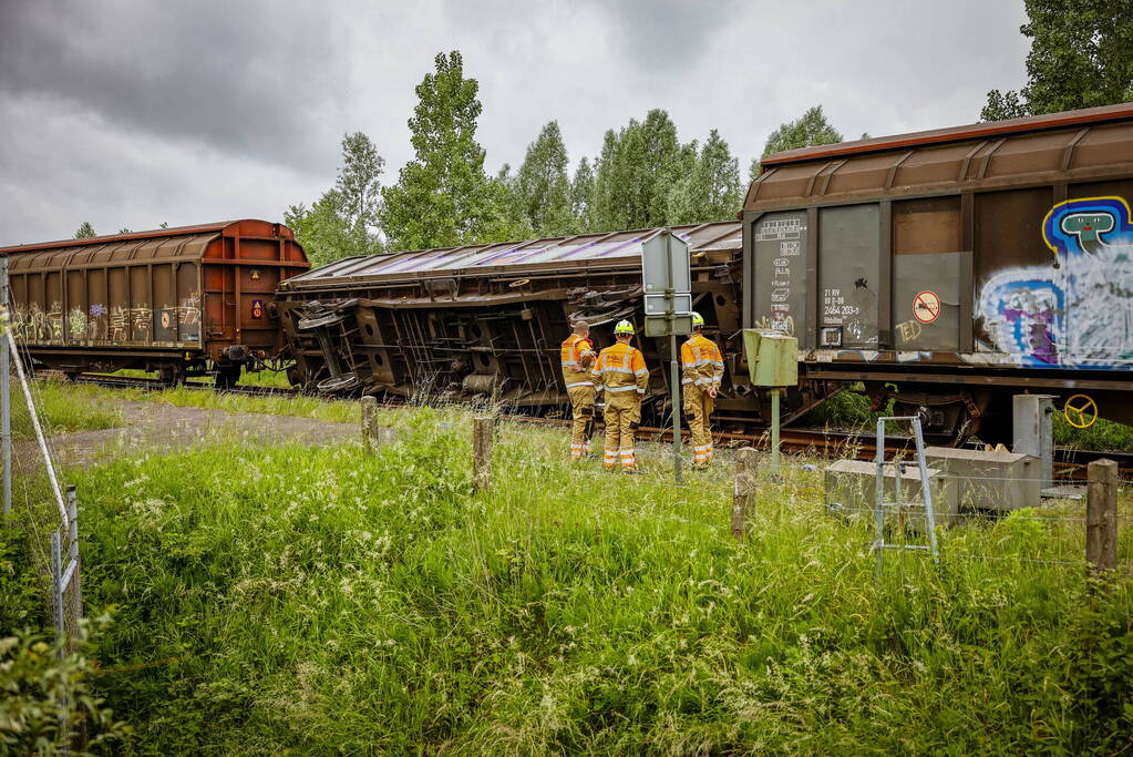 Wagon Ponlijn gekanteld