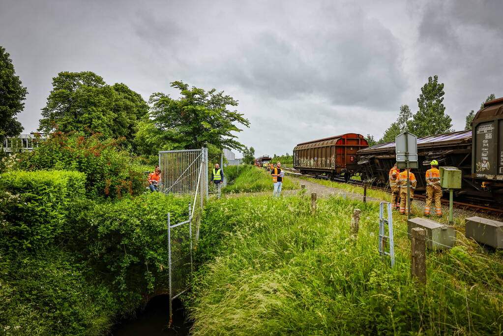 Wagon Ponlijn gekanteld