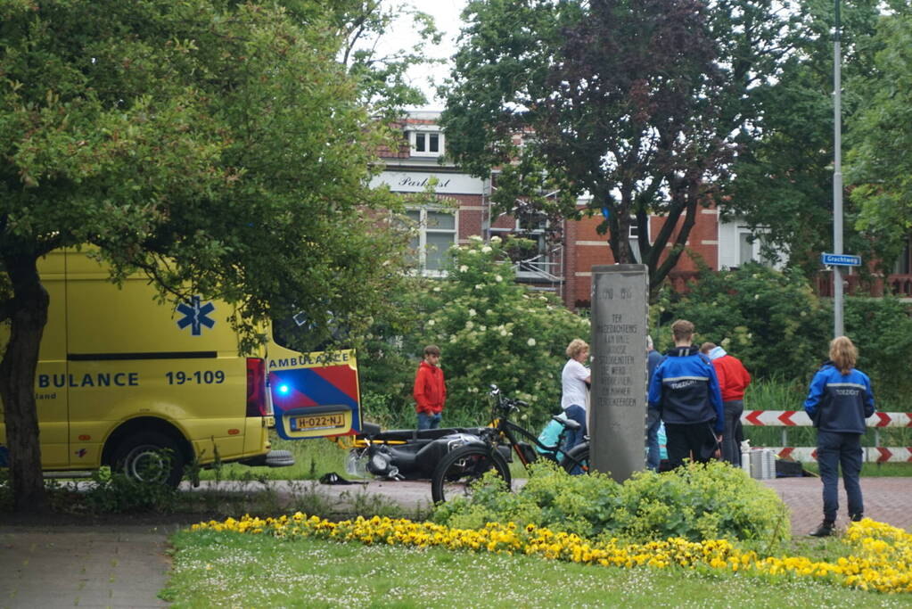 Scooterrijder gewond bij botsing met auto