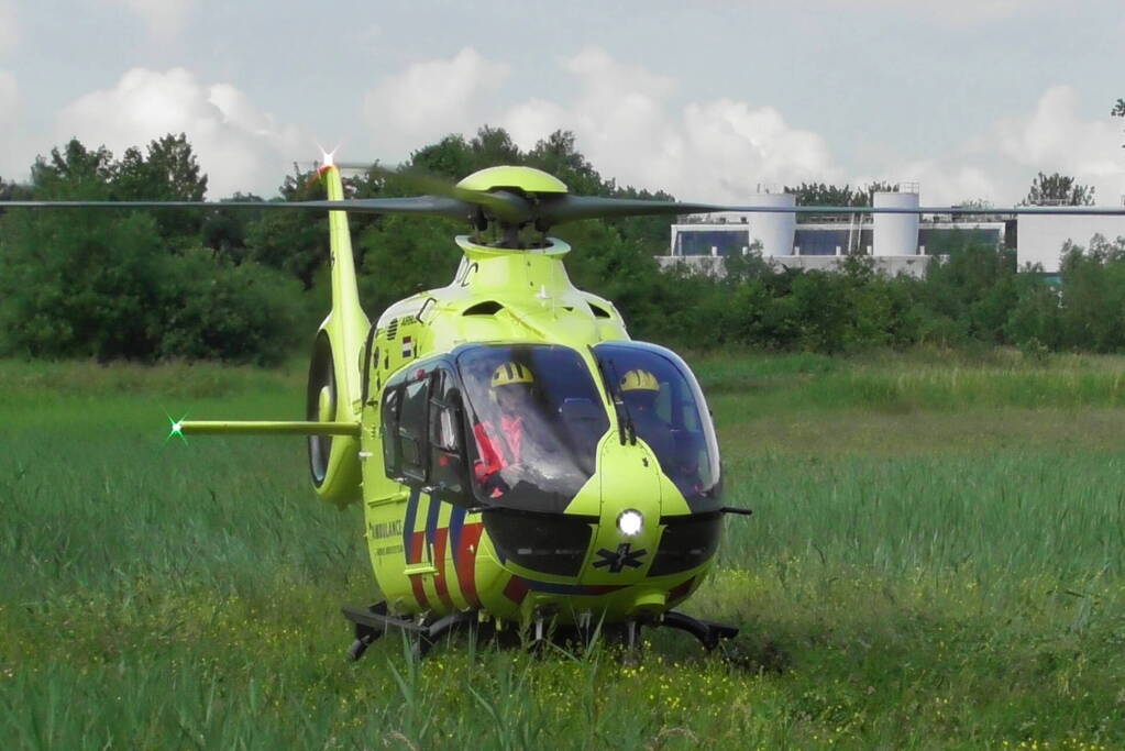 Traumahelikopter landt voor incident in woning