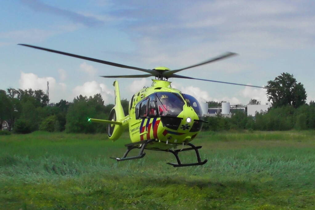 Traumahelikopter landt voor incident in woning