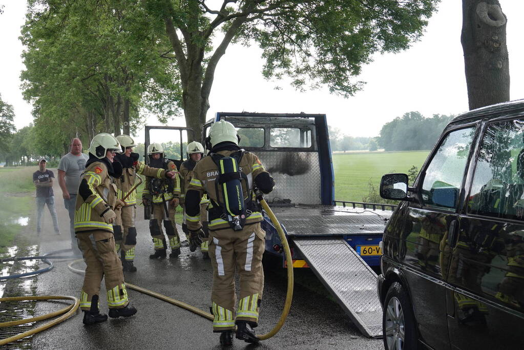 Autoambulance verwoest vanwege brand