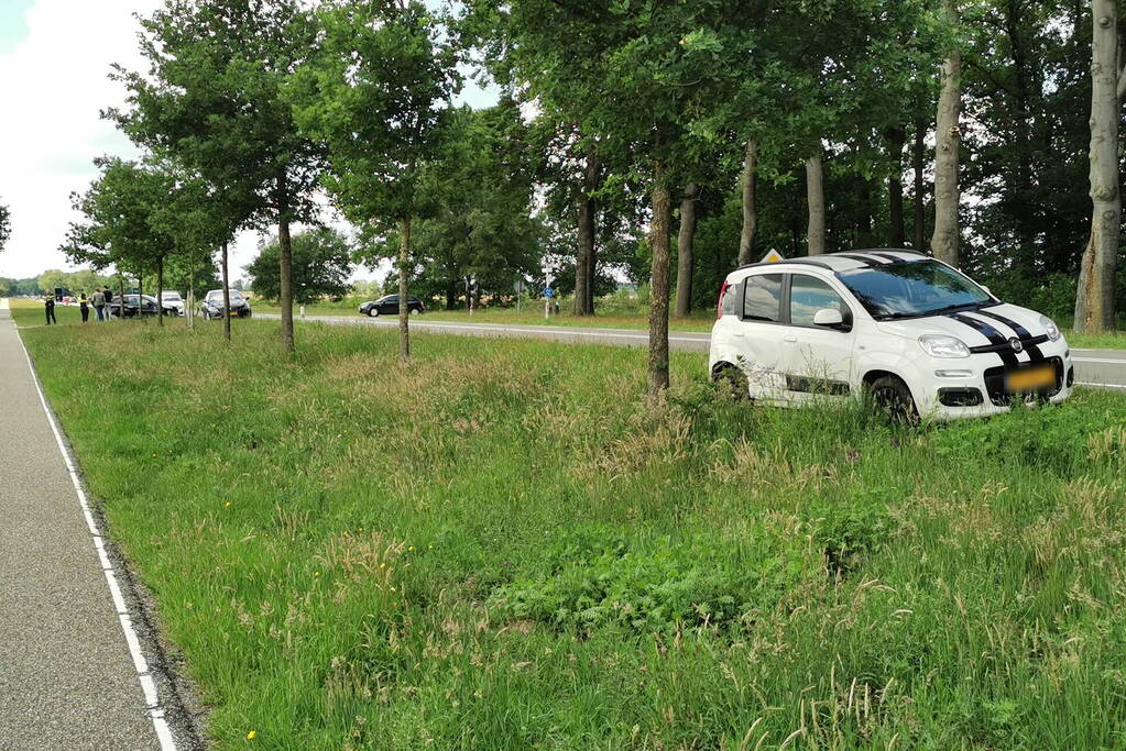 Schade bij aanrijding tussen twee auto's