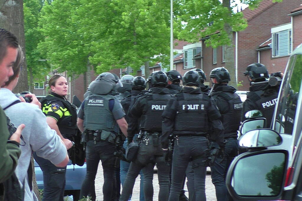 Straat afgezet na melding schietpartij