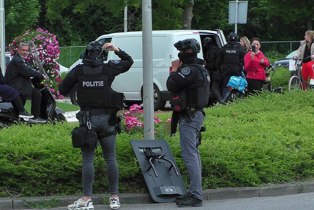 Straat afgezet na melding schietpartij